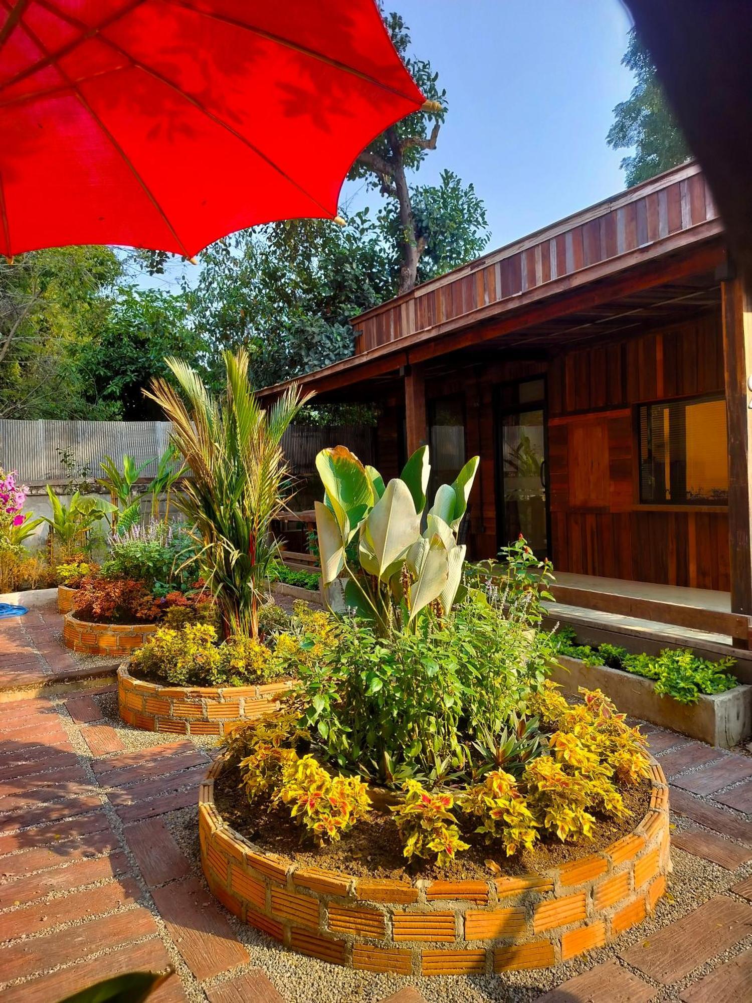 Oldy De Garden Aparthotel Chiang Mai Exterior photo